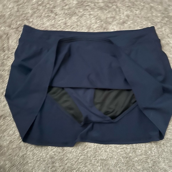 Lands' End Blue Swim Skorts/Skirt  with Smooth Fabric and Clean Hem Size 14 - Picture 3 of 7